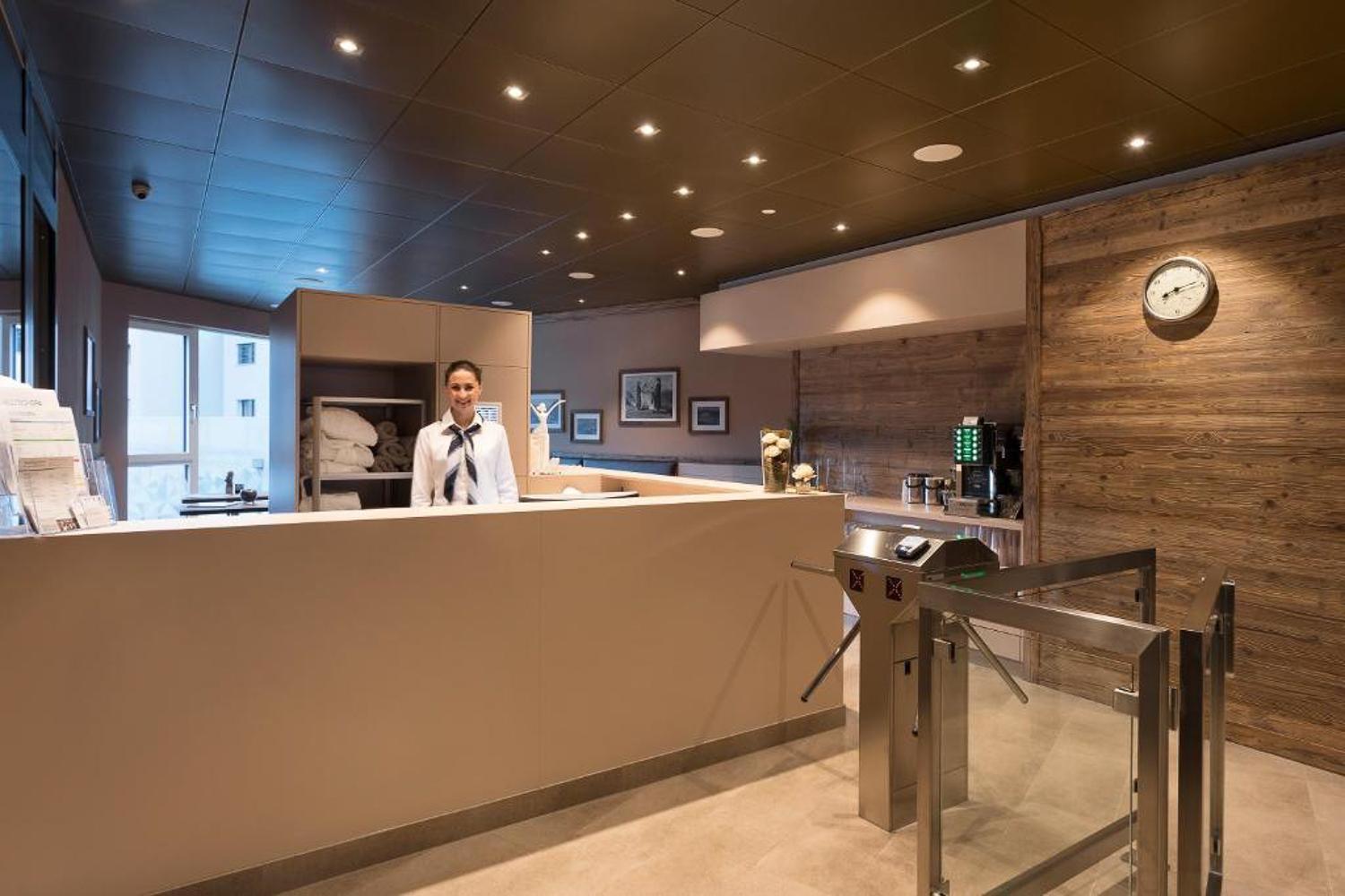 Hotel Alex Business & Spa Naters Buitenkant foto